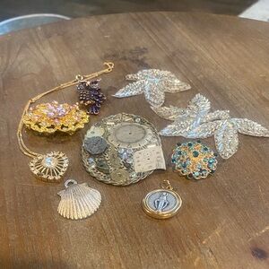 Vintage odds and ends. Super fun